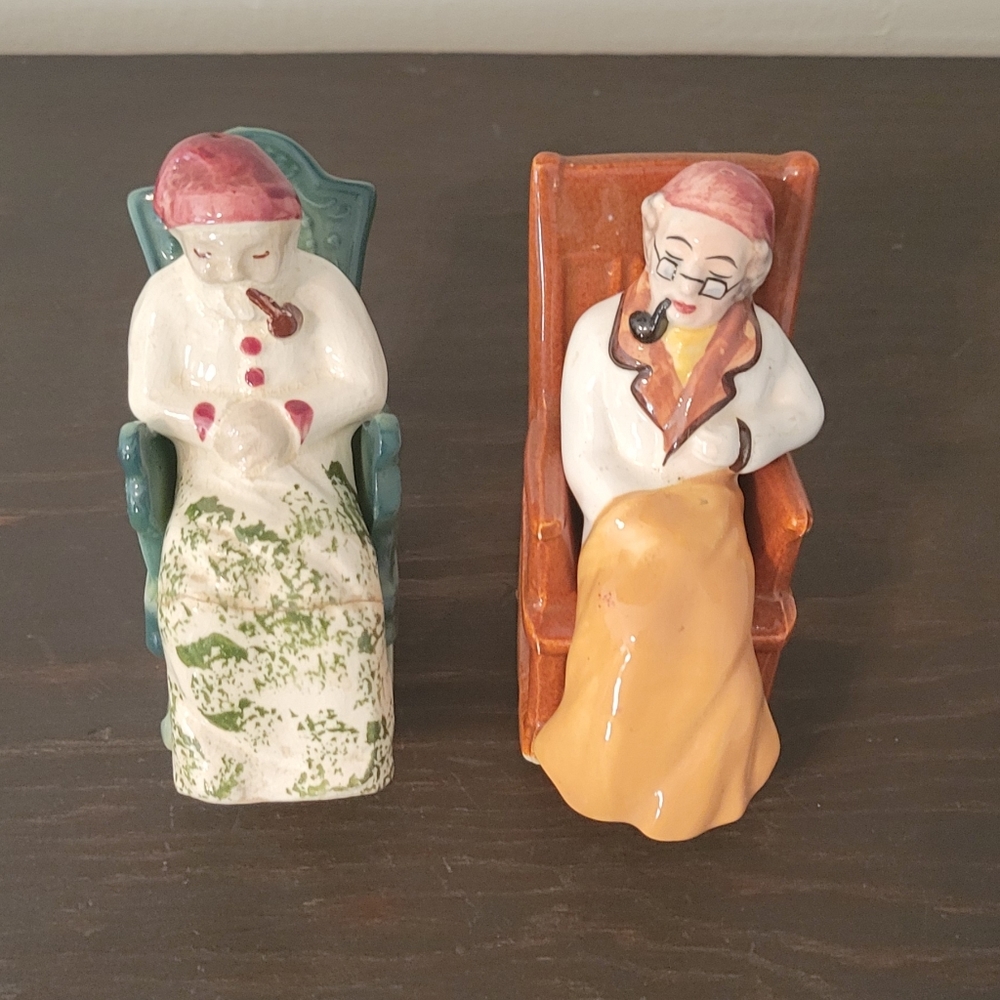 Salt and pepper shaker set -old man and woman